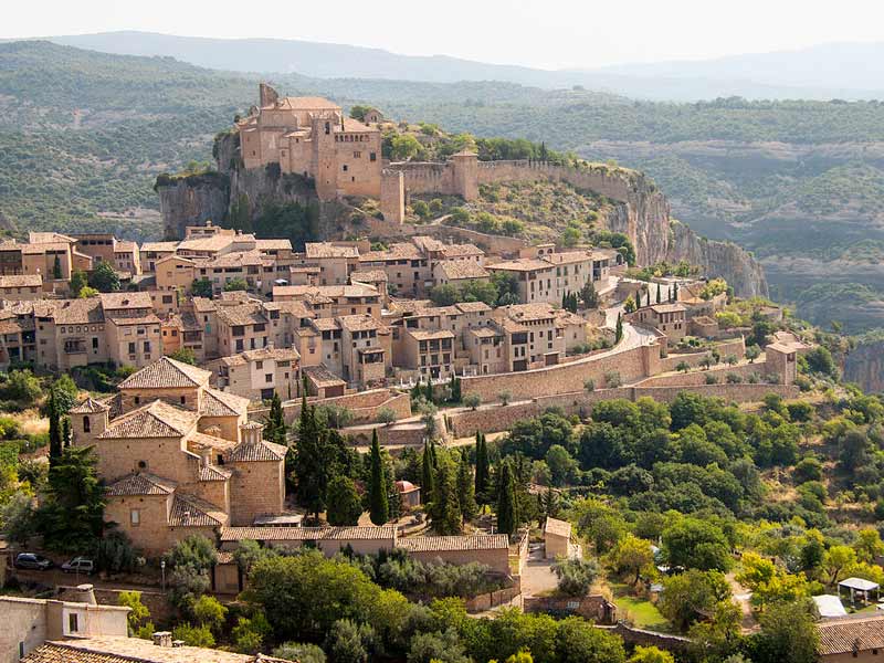 Excursión de día con visita a bodega del Somontano y a Alquézar