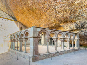 Excursión de día al Real Monasterio de San Juan de la Peña and Santa Cruz de la Serós