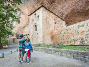 Excursión de día al Real Monasterio de San Juan de la Peña and Santa Cruz de la Serós