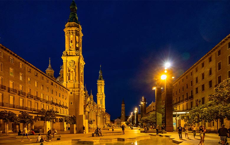 vistas nocturna plaza del pilar la seo zaragoza