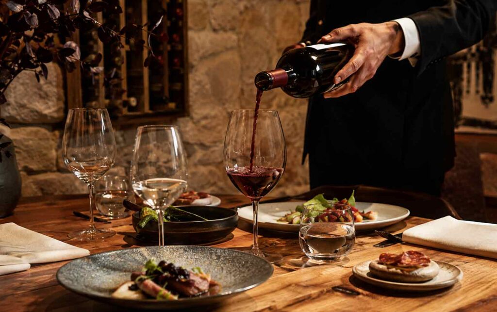 Experiencia de vino y alta gastronomía en España